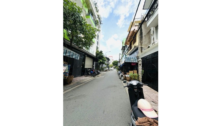 MẶT TIỀN KINH DOANH NGAY ĐƯỜNG 18B - 42M2 - 3 TẦNG 4PN  GIÁ 4.8 TỶ